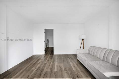 942 NE 199th St 4E, Miami FL - photo 19 of 46