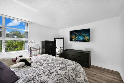 942 NE 199th St 4E, Miami FL - photo 22 of 46