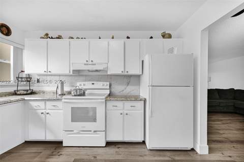 942 NE 199th St 4E, Miami FL - photo 6 of 46