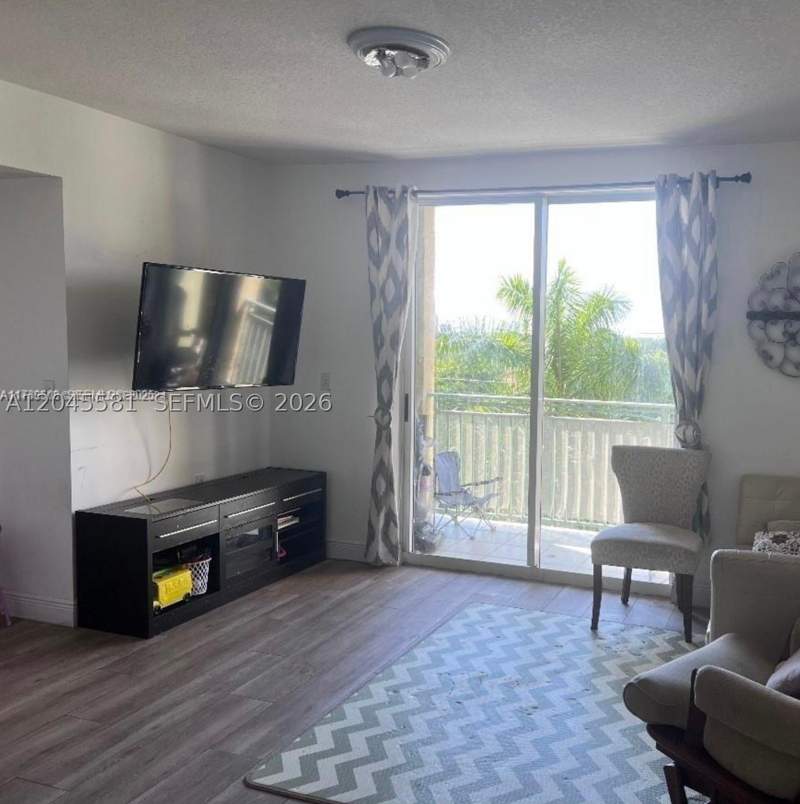 2 bedroom Condominium at 3500 Coral Way 513, Coral Plaza Of Miami Cond, Miami — photo 4