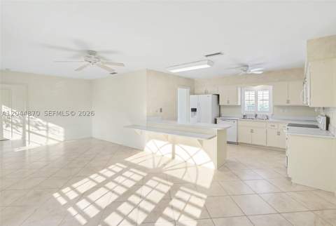 7520 SW 164th St, Palmetto Bay FL - photo 7 of 25
