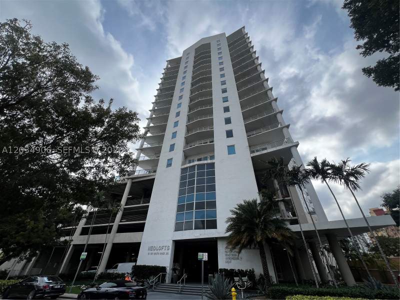 1 bedroom Condominium at 10 SW South River Dr 812, Neo Condo Neo Loft, Miami — photo 2