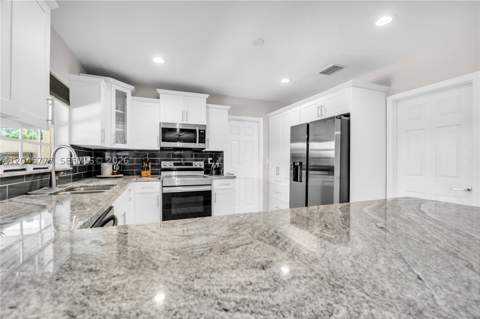 12805 SW 193rd Ter, Miami FL - photo 6 of 37