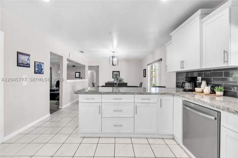 12805 SW 193rd Ter, Miami FL - photo 8 of 37
