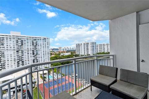 18071 Biscayne Blvd 1404, Aventura FL - photo 11 of 19