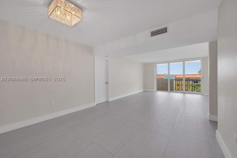 2 bedroom Condominium at 600 Biltmore Way 618, Biltmore II Condo, Coral Gables — photo 2