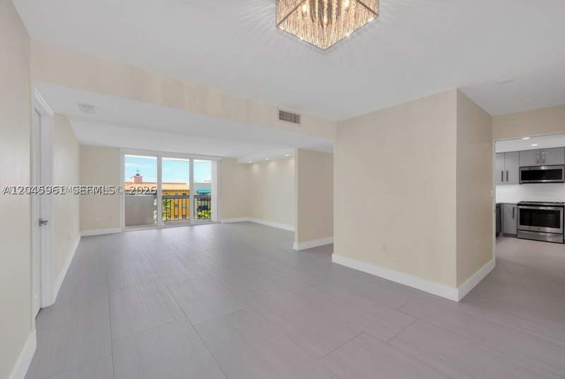 2 bedroom Condominium at 600 Biltmore Way 618, Biltmore II Condo, Coral Gables — photo 3
