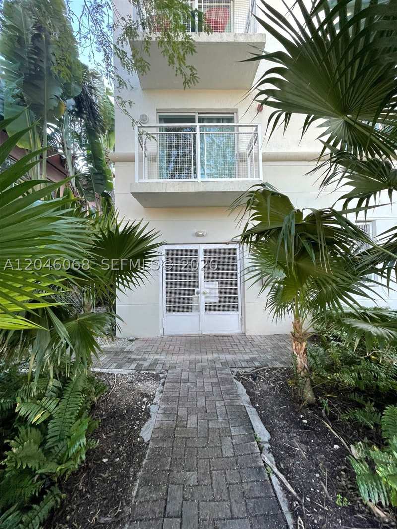 1 bedroom Condominium at 630 85th St 102, Las Brisas Of Miami Beach, Miami Beach — photo 1