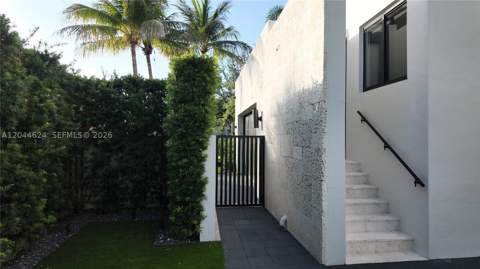 570 S Shore Dr, Miami Beach FL - photo 10 of 66