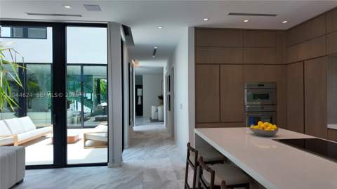 570 S Shore Dr, Miami Beach FL - photo 12 of 66