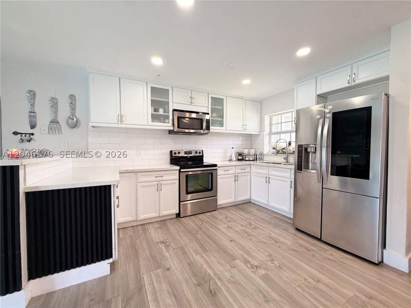 5 bedroom SingleFamilyResidence at 17130 NW 42nd Ct, Carol City 1 St Addn, Miami Gardens — photo 5