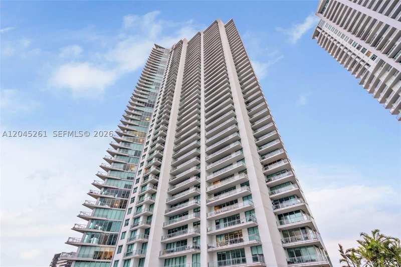 1 bedroom Condominium at 92 SW 3rd St 3608, Mint Condo, Miami — photo 1