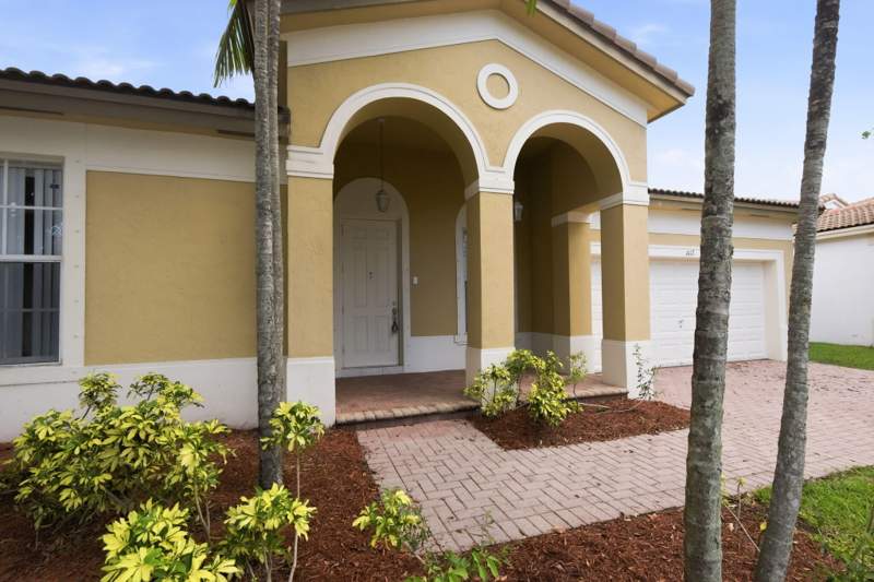 4 bedroom SingleFamilyResidence at 1412 NE 40th Avenue, Floridian Bay Estates Sout, Homestead — photo 2