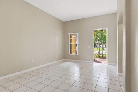 1412 NE 40th Avenue, Homestead FL - photo 8 of 43