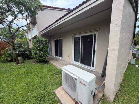 6718 NW 166th Ter 301, Miami Lakes FL - photo 11 of 12