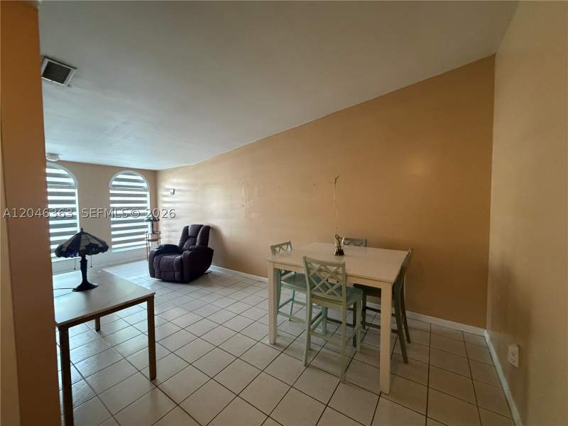 2 bedroom Condominium at 6718 NW 166th Ter 301, Fountain Pk Village Homes, Miami Lakes — photo 4