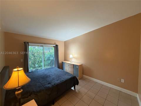 6718 NW 166th Ter 301, Miami Lakes FL - photo 9 of 12