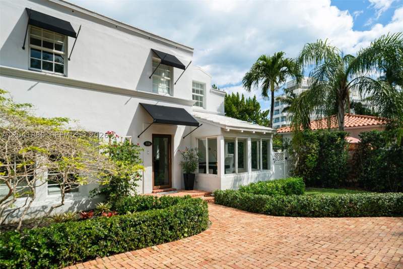 5 bedroom SingleFamilyResidence at 939 W 47th Ct, Nautilus Addn, Miami Beach — photo 3