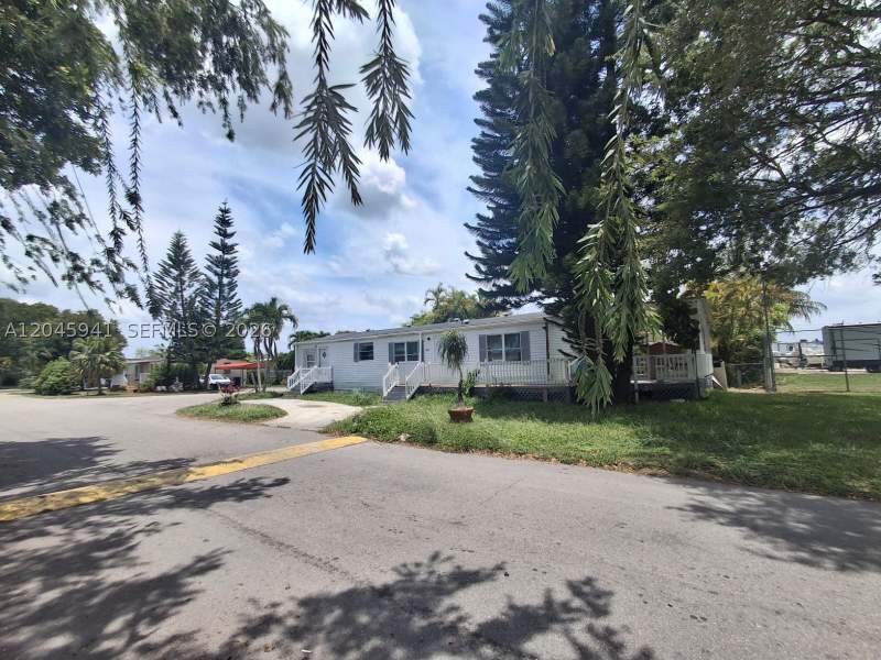 3 bedroom MobileHome at 19800 SW 180 Ave, Americana Village Condo, Miami — photo 2