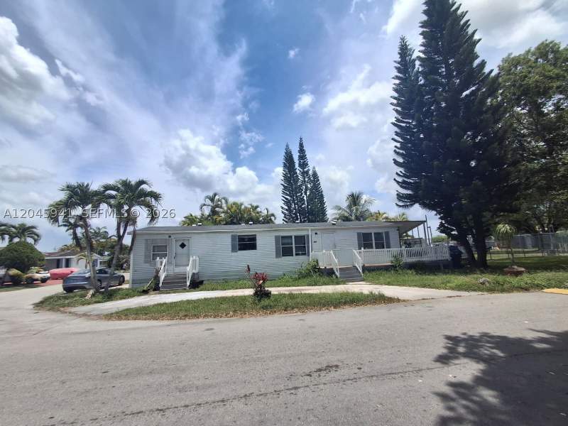 3 bedroom MobileHome at 19800 SW 180 Ave, Americana Village Condo, Miami — photo 4