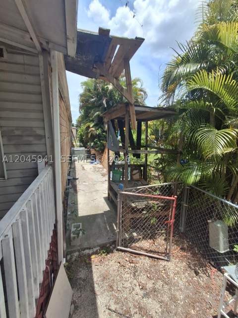 19800 SW 180 Ave, Miami FL - photo 7 of 37