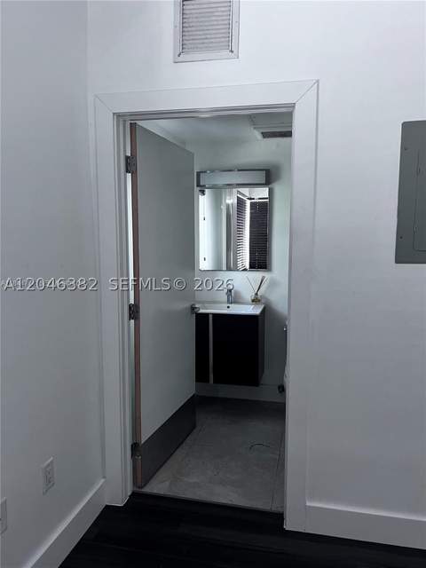 557 Michigan Ave 115, Miami Beach FL - photo 6 of 9