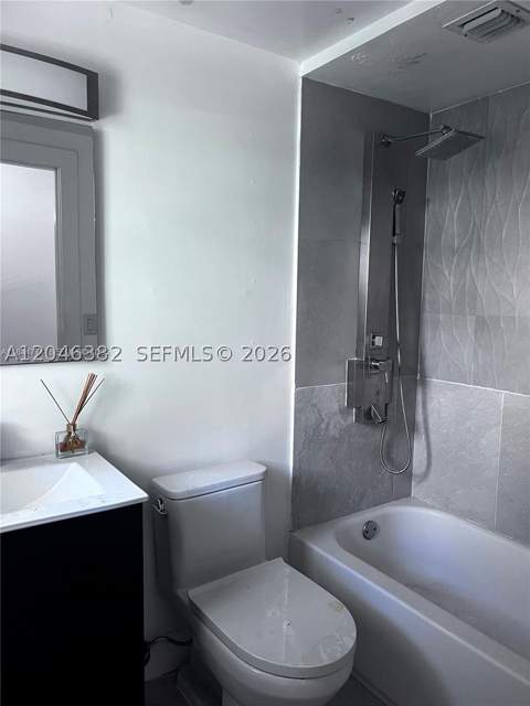 557 Michigan Ave 115, Miami Beach FL - photo 7 of 9