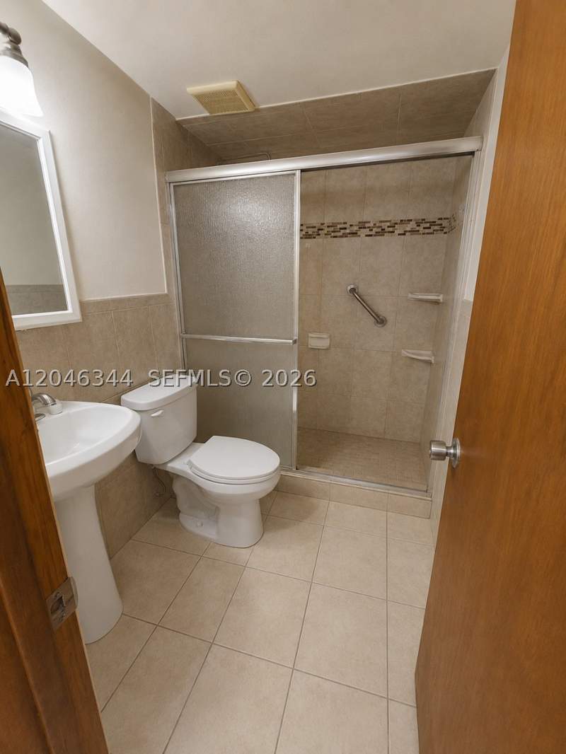 3 bedroom Townhouse at 8188 NW 98th Lane 122, Villas At Samari Lake, Hialeah Gardens — photo 4