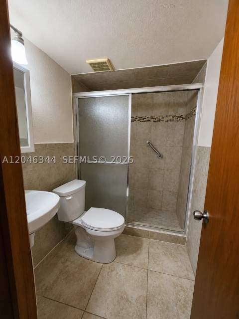 8188 NW 98th Lane 122, Hialeah Gardens FL - photo 6 of 25