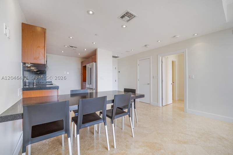 2 bedroom Condominium at 151 Crandon Blvd 439, The Emeraldbay, Key Biscayne — photo 3