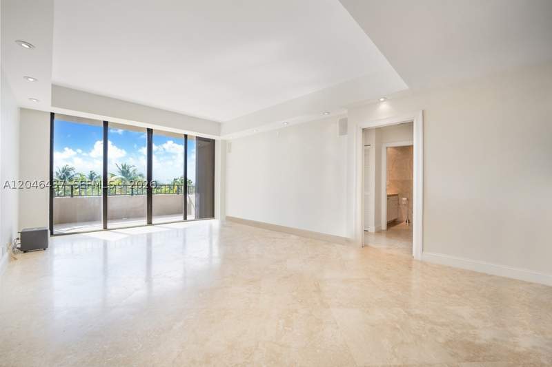 2 bedroom Condominium at 151 Crandon Blvd 439, The Emeraldbay, Key Biscayne — photo 5