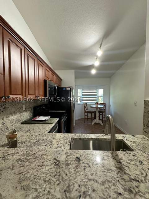 2920 SE 12th Rd 203-30, Homestead FL - photo 10 of 23