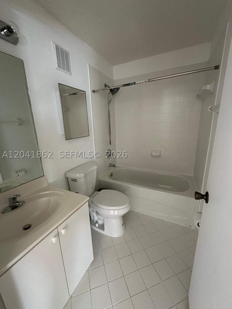 2 bedroom Condominium at 2920 SE 12th Rd 203-30, Venetia Gardens South Con, Homestead — photo 5