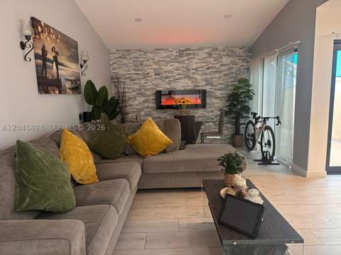 6633 NW 178th Ter, Hialeah FL - photo 18 of 45