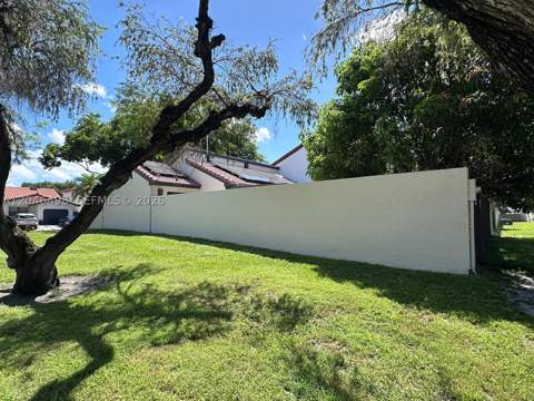 6633 NW 178th Ter, Hialeah FL - photo 6 of 45