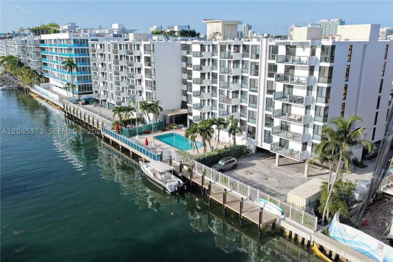 2 bedroom Condominium at 9800 W Bay Harbor Dr 503, Guildford Condo, Bay Harbor Islands — photo 3