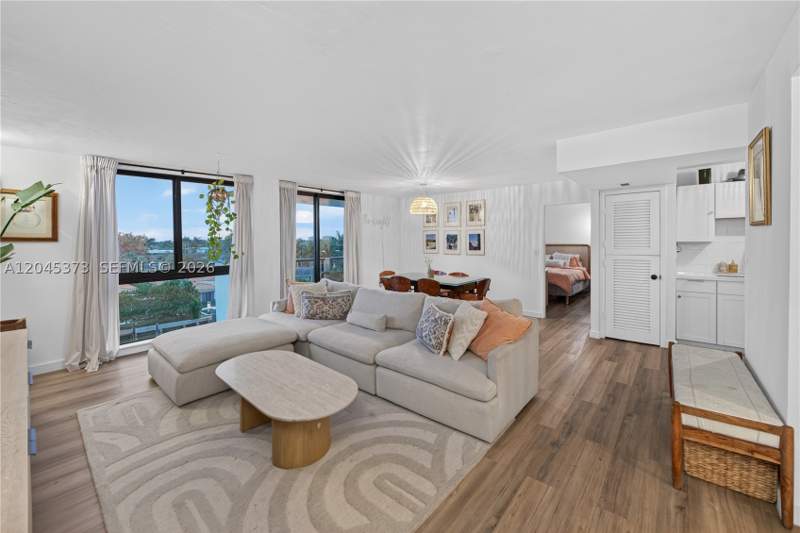 2 bedroom Condominium at 9800 W Bay Harbor Dr 503, Guildford Condo, Bay Harbor Islands — photo 4