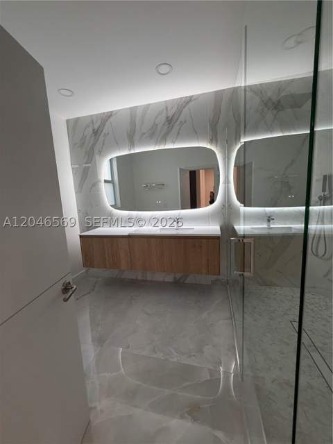 4499 NW 93rd Doral Ct, Doral FL - photo 10 of 29