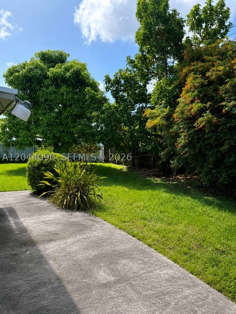 4 bedroom SingleFamilyResidence at 11832 SW 185th Ter, New So Miami Heights Sec, Miami — photo 4