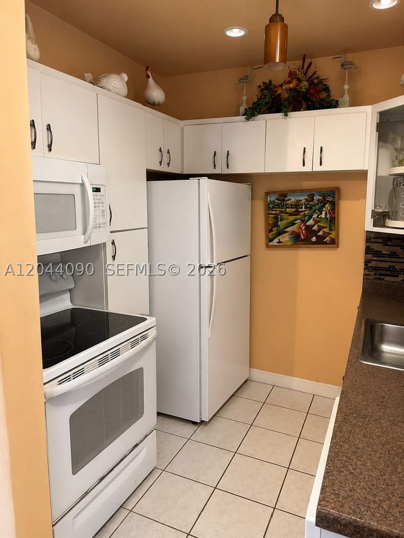4 bedroom SingleFamilyResidence at 11832 SW 185th Ter, New So Miami Heights Sec, Miami — photo 5