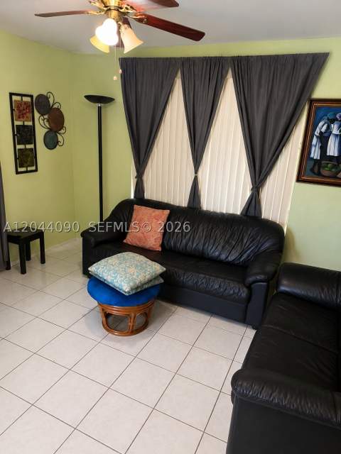 11832 SW 185th Ter, Miami FL - photo 6 of 13