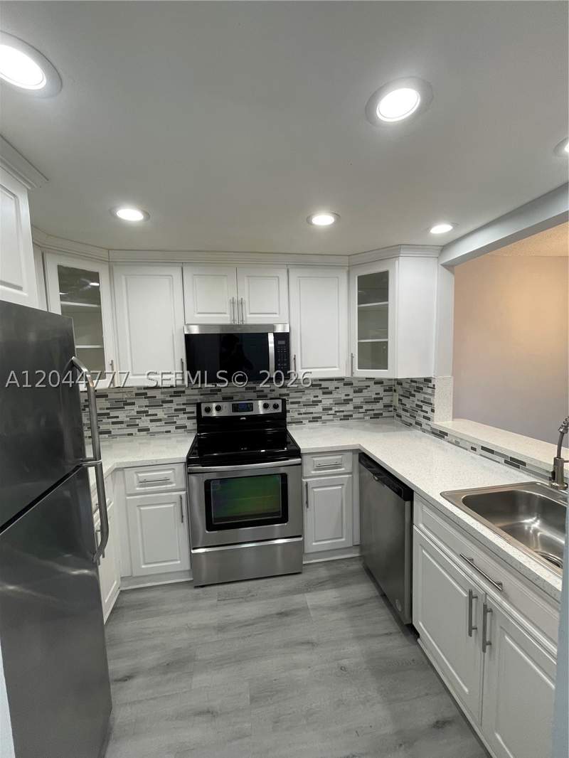 2 bedroom Condominium at 13685 NE 10th Ave 301, Golden Terrace Condo, North Miami — photo 3