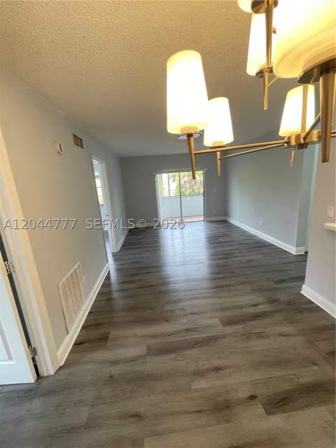 13685 NE 10th Ave 301, North Miami FL - photo 6 of 17