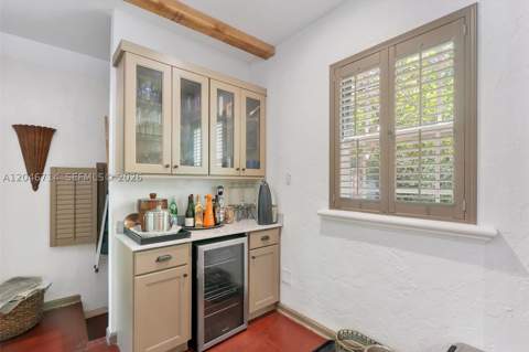8276 E Dixie Hwy, Miami FL - photo 10 of 48