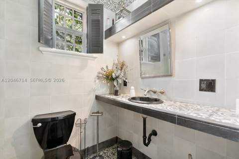 8276 E Dixie Hwy, Miami FL - photo 12 of 48