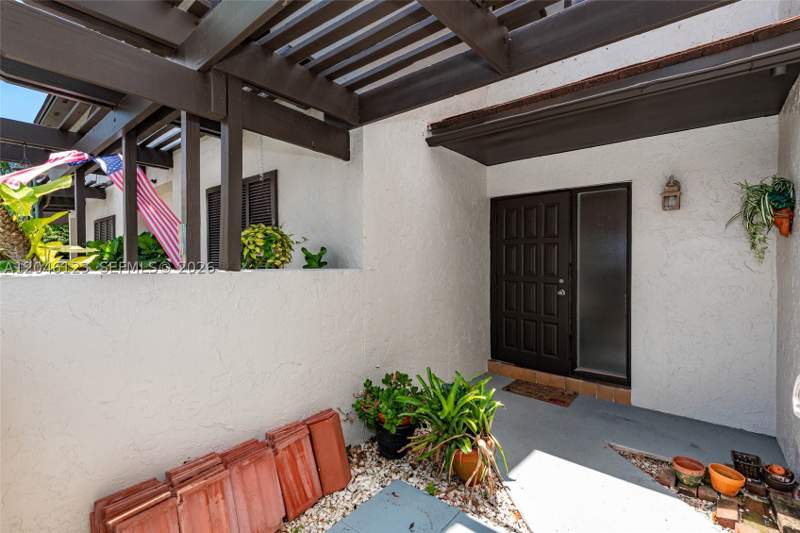 3 bedroom Townhouse at 8890 SW 133rd Pl A, Calusa Point, Miami — photo 2