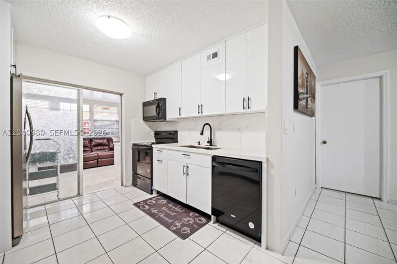 2 bedroom Condominium at 7817 W 36th Ave 101, West Poinciana Villas Con, Hialeah — photo 5