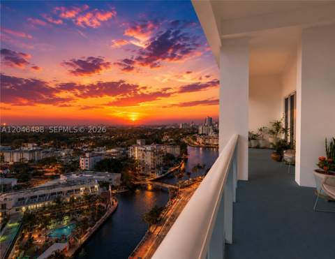 2301 Collins Ave Ph22, Miami Beach FL - photo 17 of 44