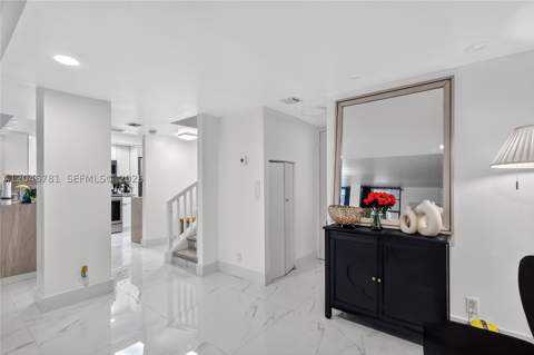 3401 N Country Club Dr 109, Aventura FL - photo 12 of 34