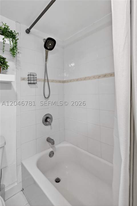 3401 N Country Club Dr 109, Aventura FL - photo 23 of 34